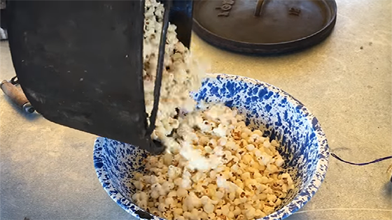 Dutch-Oven-Popcorn